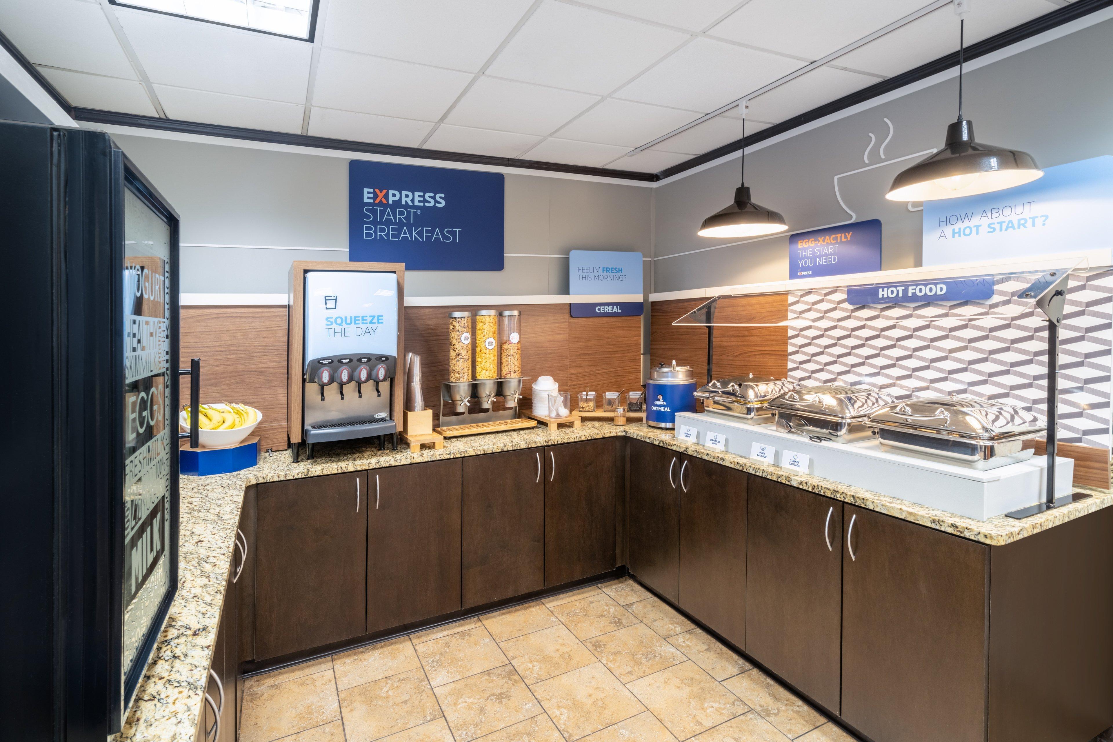 Holiday Inn Express Forsyth By Ihg Kültér fotó
